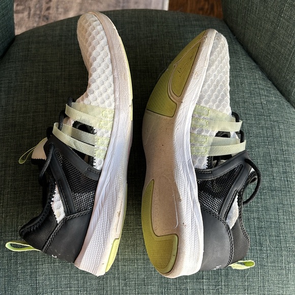 Vionic Women’s adore Active Sneaker Black White size 9 EUC! - Picture 10 of 14